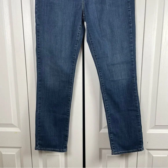 Levi's Classic Straight Jeans Women’s 10 Blue (W30 L30) Mid Rise Hypersoft Denim - Picture 3 of 14